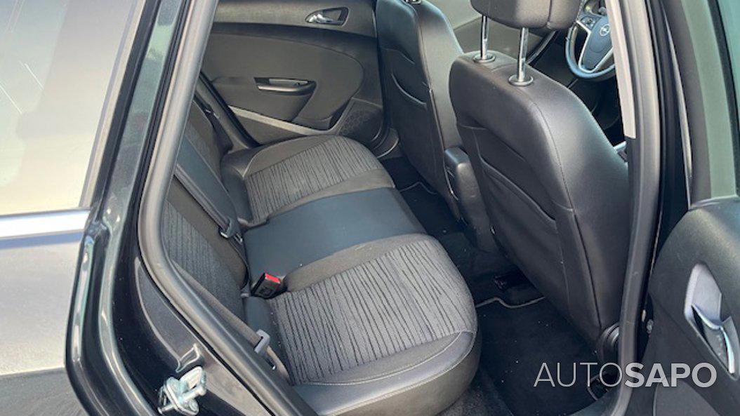 Opel Astra J Sports Tourer de 2015