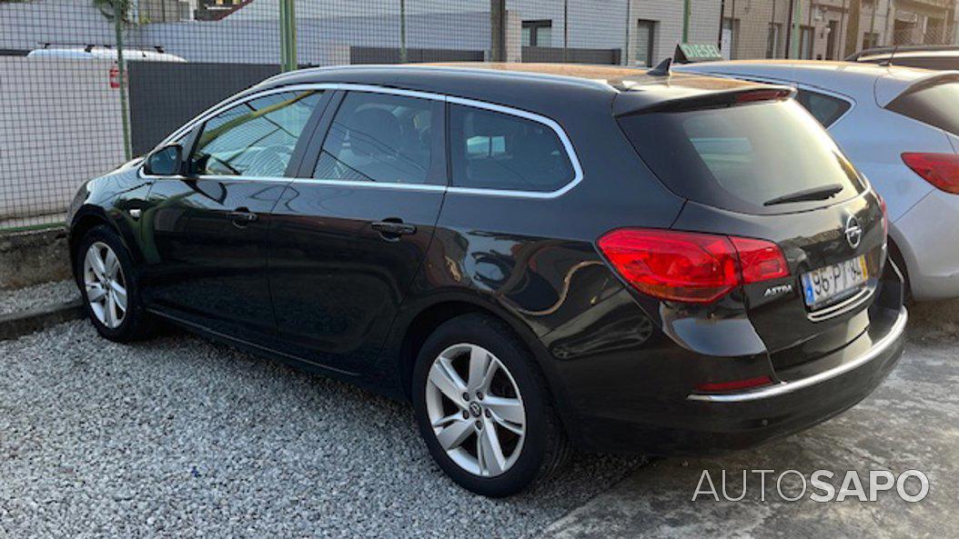 Opel Astra J Sports Tourer de 2015