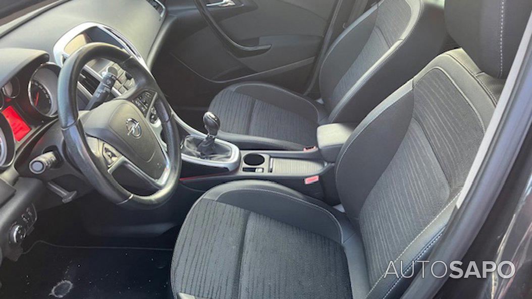 Opel Astra J Sports Tourer de 2015