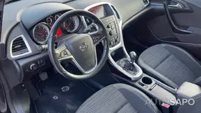 Opel Astra J Sports Tourer de 2015