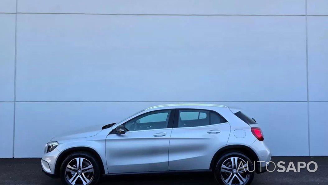 Mercedes-Benz Classe GLA 200 CDi Urban Auto de 2015