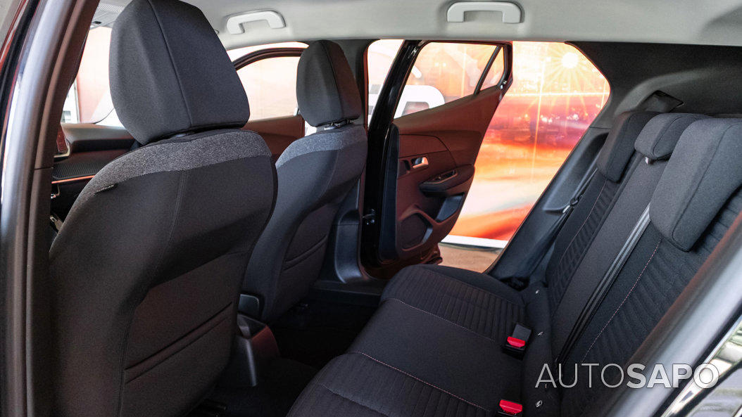 Peugeot 2008 1.2 PureTech Active de 2021