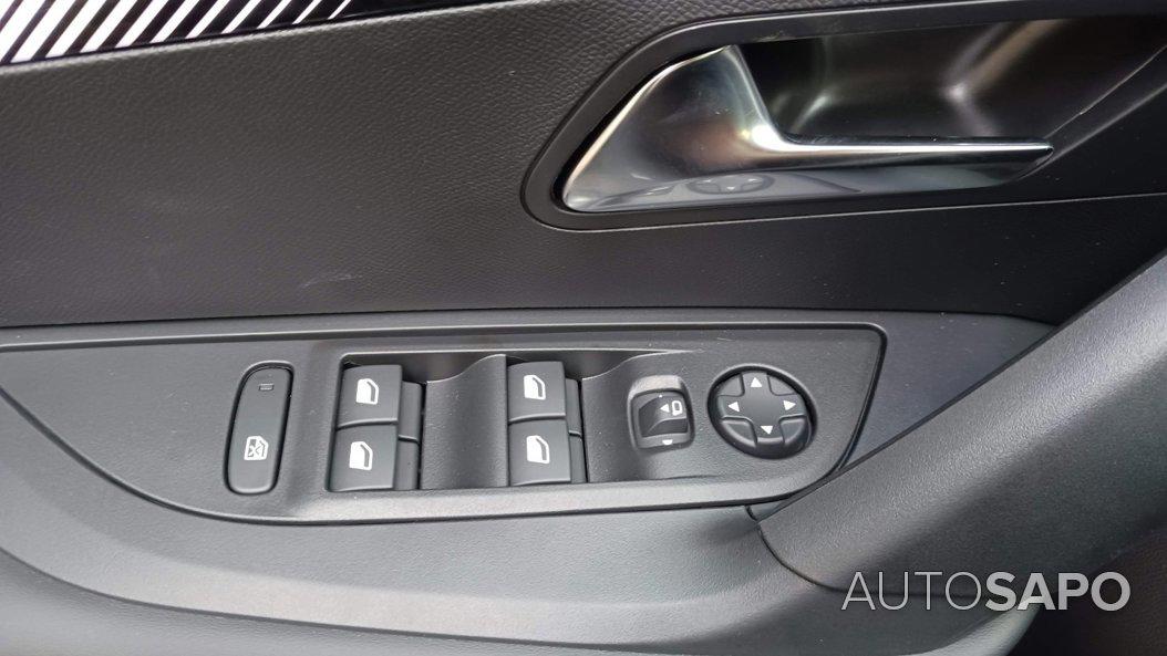 Peugeot 2008 1.2 PureTech Allure Pack de 2025