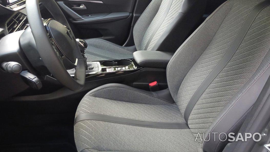 Peugeot 2008 1.2 PureTech Allure Pack de 2025