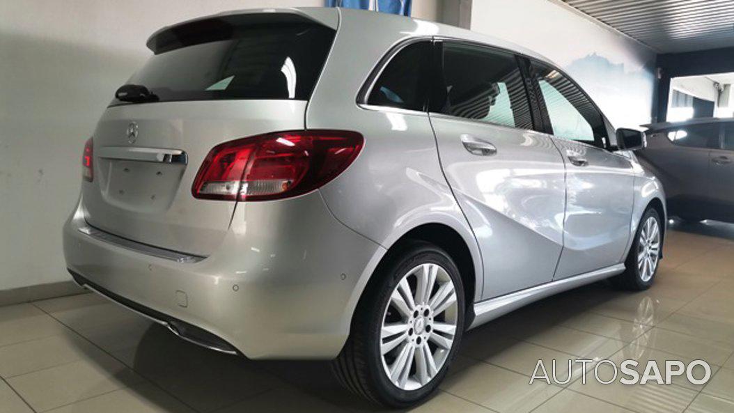 Mercedes-Benz Classe B 180 d Style Aut. de 2015