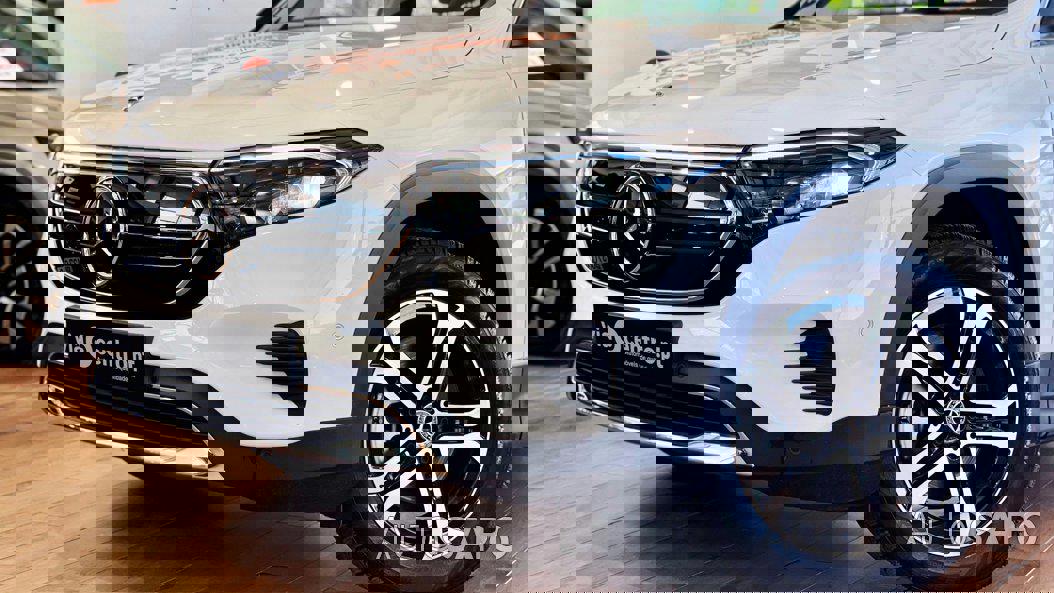 Mercedes-Benz EQB de 2024