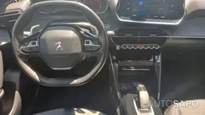 Peugeot 2008 1.2 PureTech Allure EAT8 de 2021