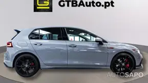 Volkswagen Golf de 2024