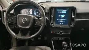 Volvo XC40 1.5 T2 Momentum Core de 2022