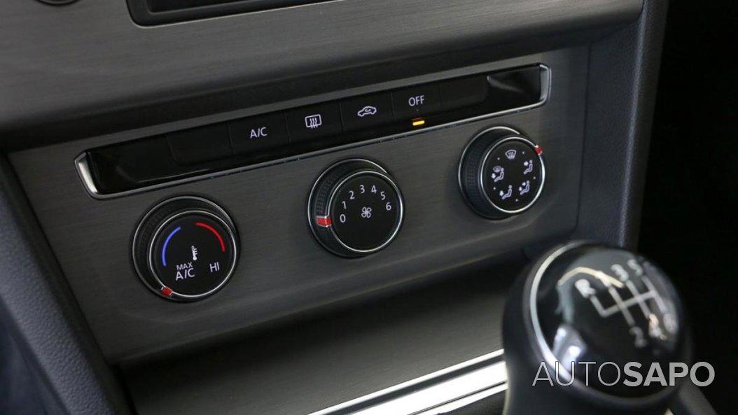 Volkswagen Passat V. 1.6 TDi Trendline de 2015