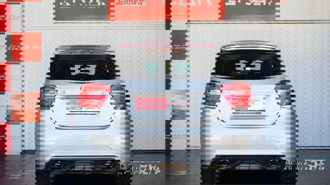 Mercedes-Benz Classe A 180 d Urban de 2015
