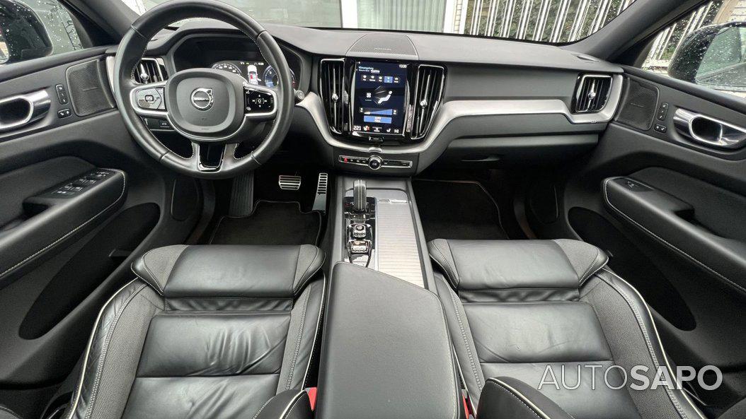 Volvo XC60 2.0 B4 R-Design de 2021