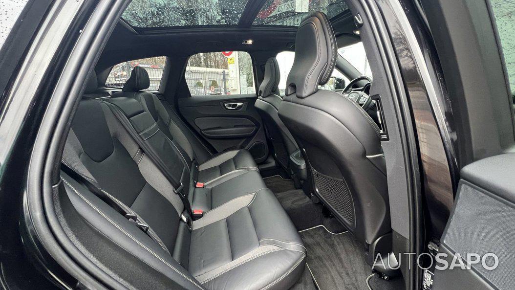 Volvo XC60 2.0 B4 R-Design de 2021