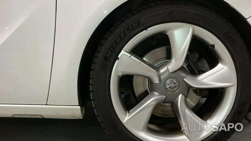 Opel Astra de 2012