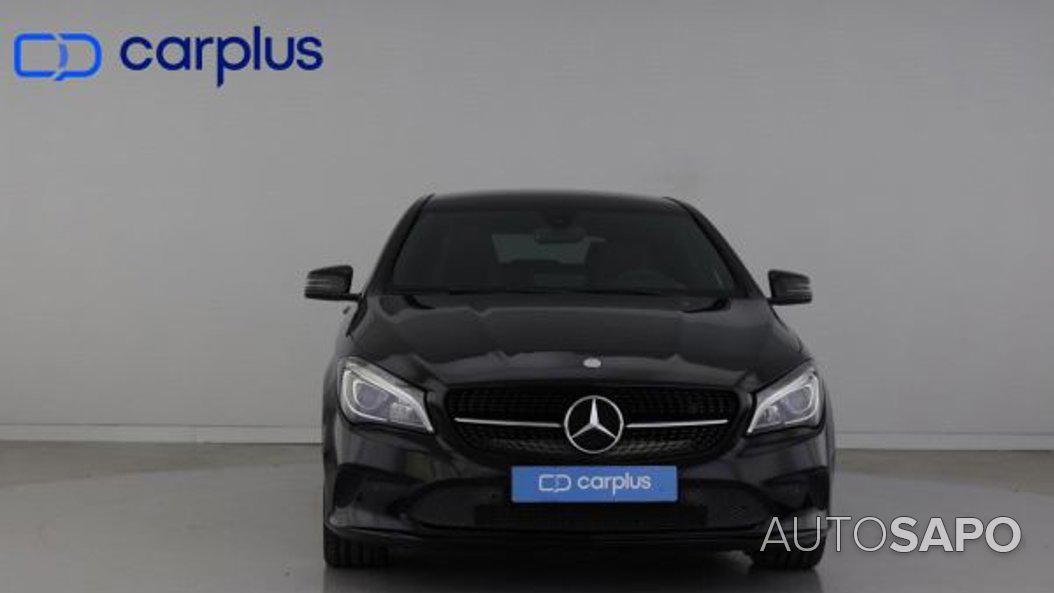 Mercedes-Benz Classe CLA 180d Shooting Brake Caixa Auto de 2016
