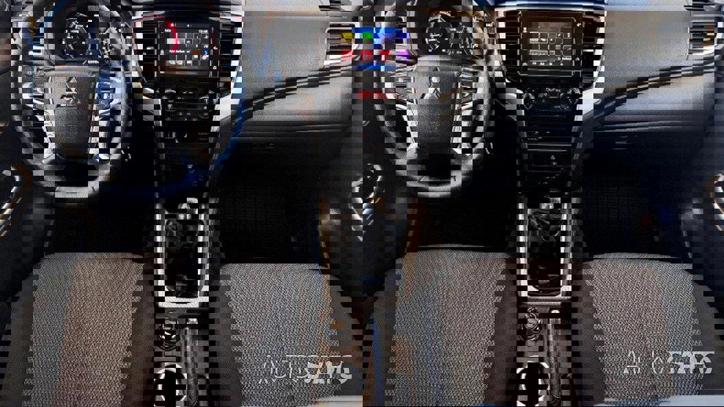 Mitsubishi L200 Strakar de 2021