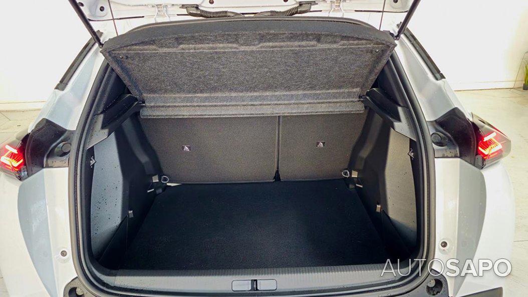 Peugeot e-2008 de 2024