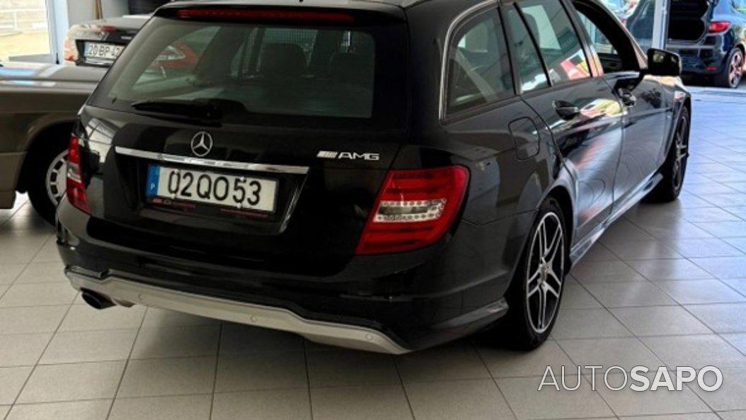 Mercedes-Benz 220 de 2012