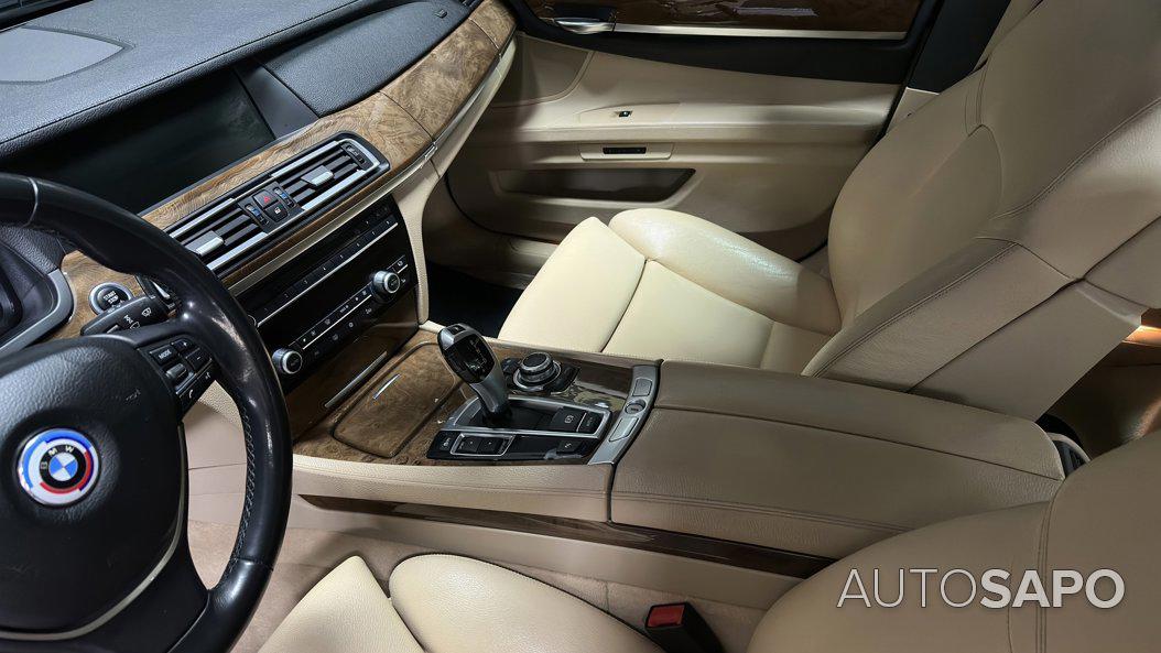 BMW Série 7 730 d de 2009