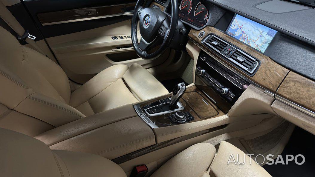 BMW Série 7 730 d de 2009
