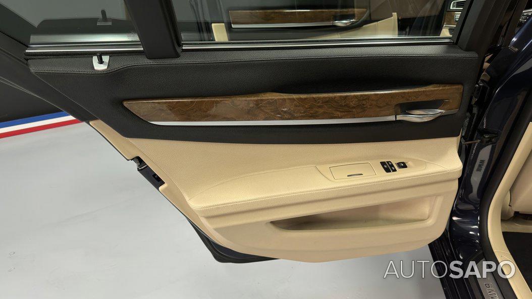 BMW Série 7 730 d de 2009