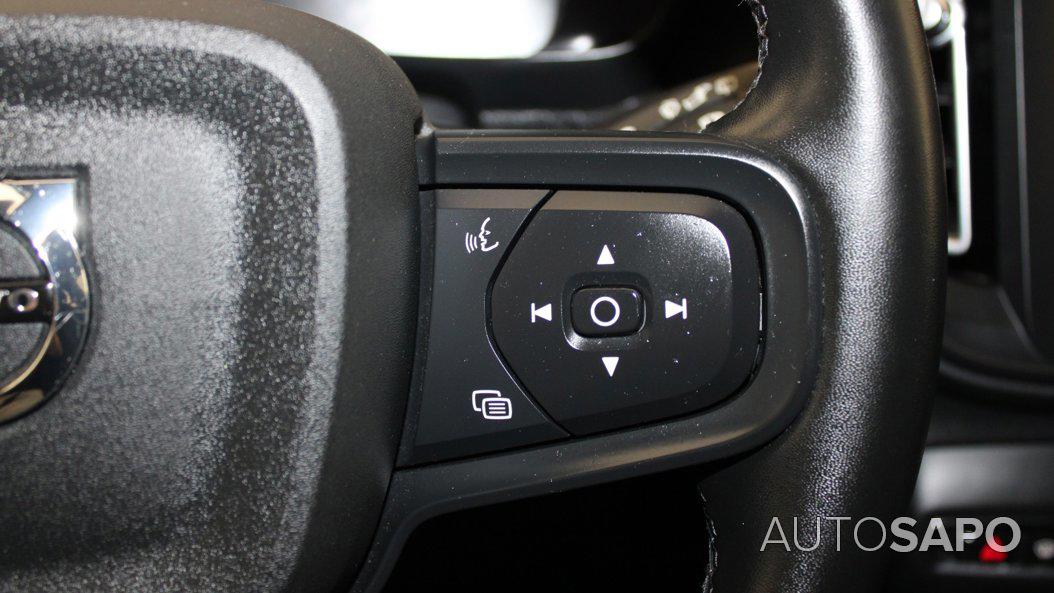 Volvo XC40 1.5 T2 Momentum Core de 2021