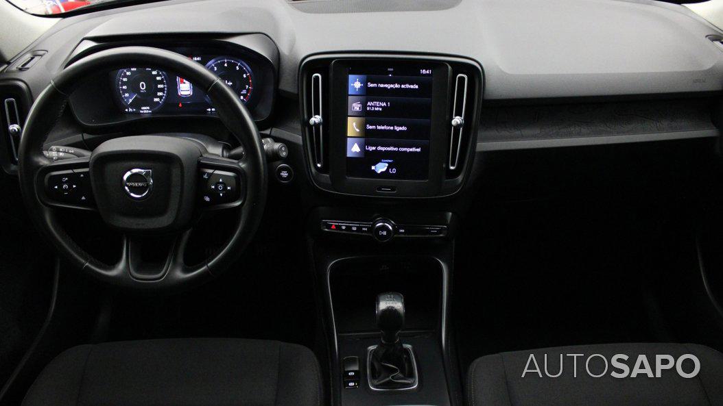 Volvo XC40 1.5 T2 Momentum Core de 2021