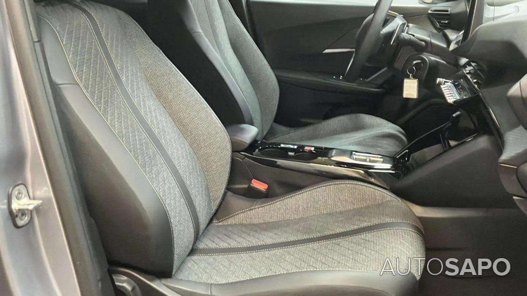 Peugeot 2008 1.2 PureTech Allure EAT8 de 2024