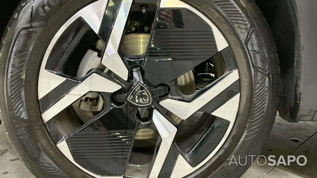 Peugeot 2008 1.2 PureTech Allure EAT8 de 2024