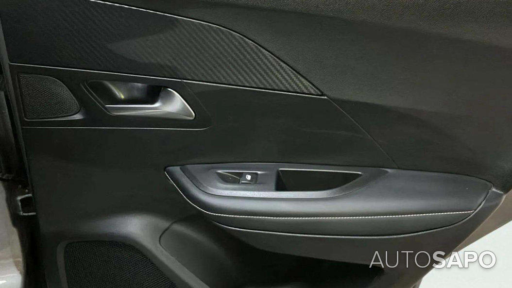 Peugeot 2008 1.2 PureTech Allure EAT8 de 2024