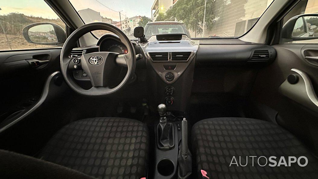 Toyota iQ 1.0 VVT-i Essential+AC de 2010