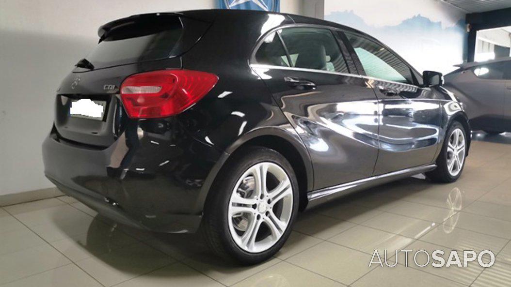 Mercedes-Benz Classe A 180 CDi B.E. Urban Auto de 2014