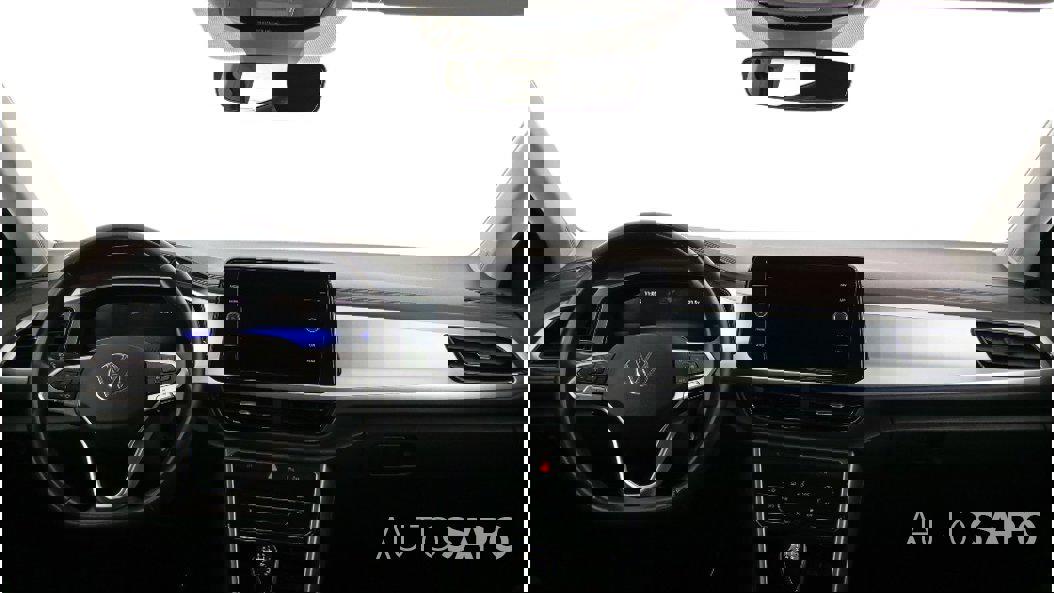 Volkswagen T-Roc 1.0 TSI de 2024