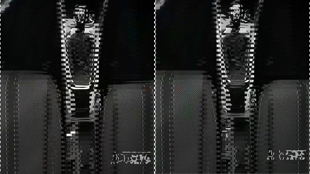 Volkswagen T-Roc 1.0 TSI de 2024