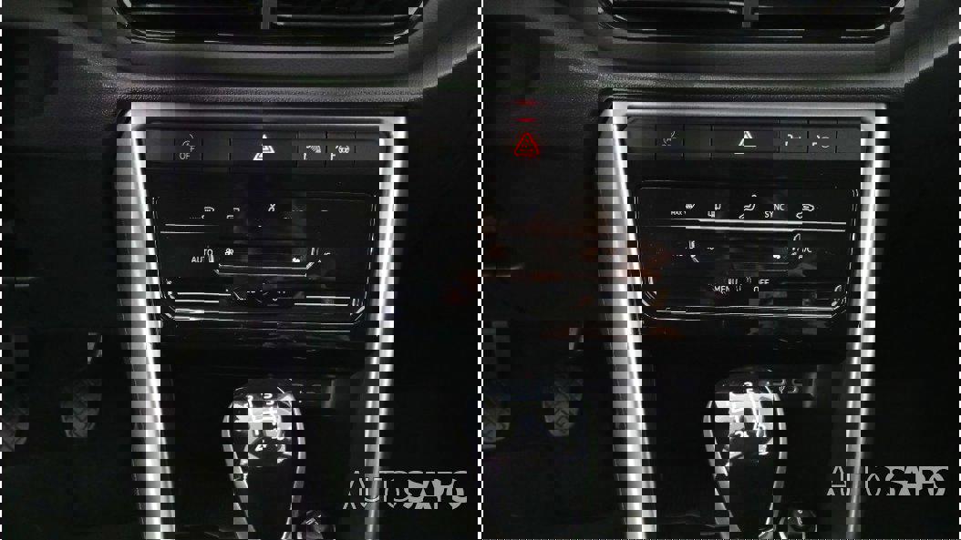 Volkswagen T-Roc 1.0 TSI de 2024