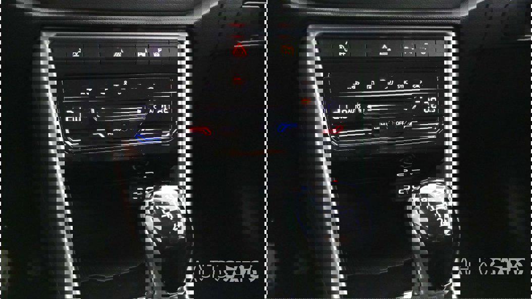 Volkswagen T-Roc 1.0 TSI de 2024