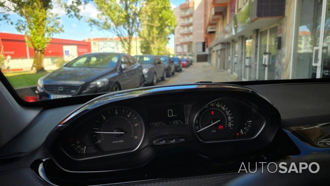 Peugeot 2008 1.6 BlueHDi Style de 2017