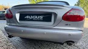 Jaguar XK de 2000