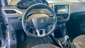 Peugeot 2008 1.2 PureTech Signature de 2019