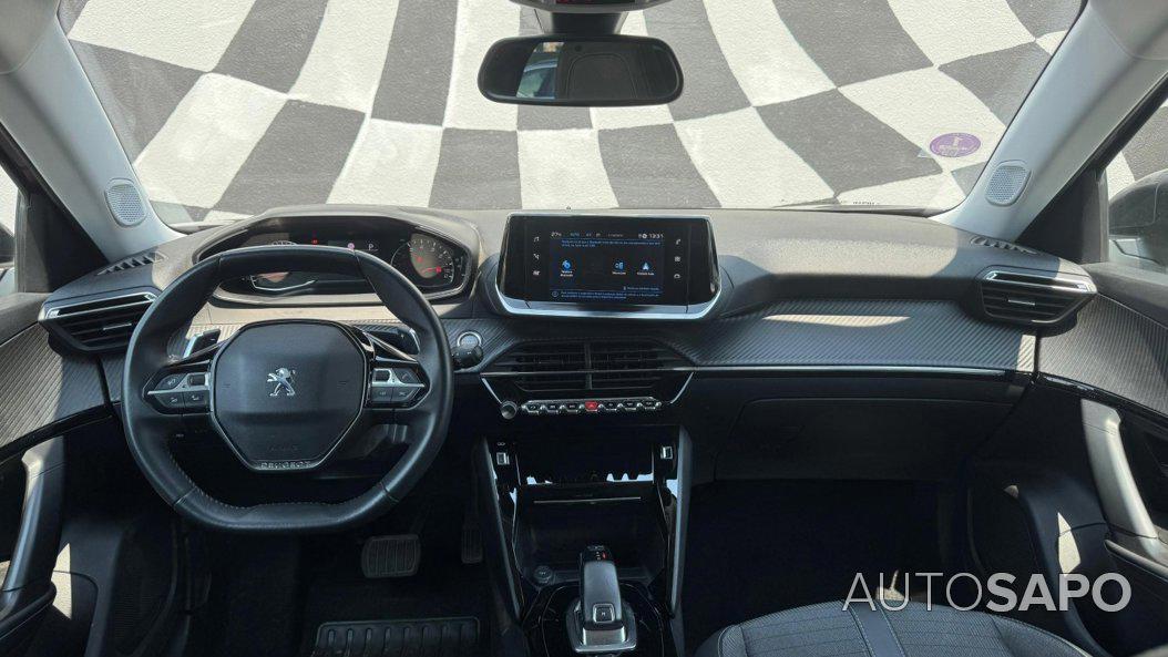 Peugeot 2008 1.2 PureTech Allure EAT8 de 2022