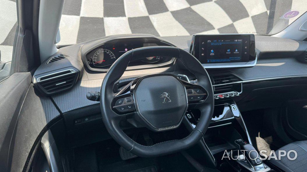 Peugeot 2008 1.2 PureTech Allure EAT8 de 2022