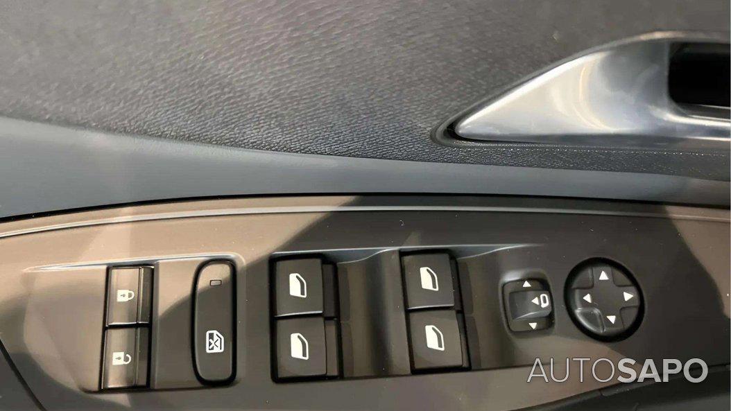 Peugeot 308 1.2 PureTech Allure de 2025