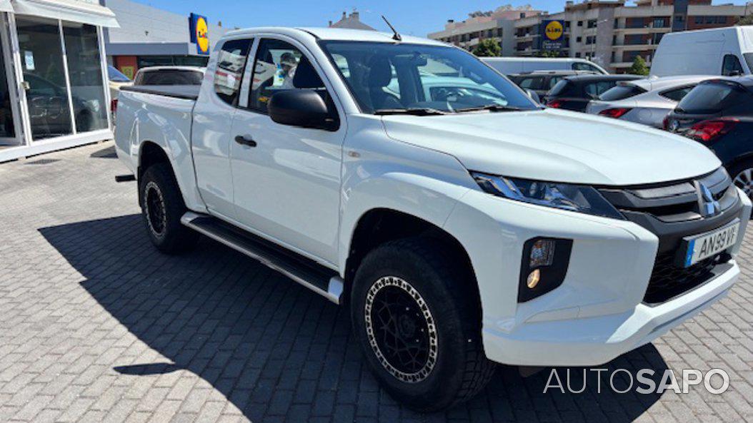 Mitsubishi L200 2.4 DI-D Club Invite 4WD de 2022