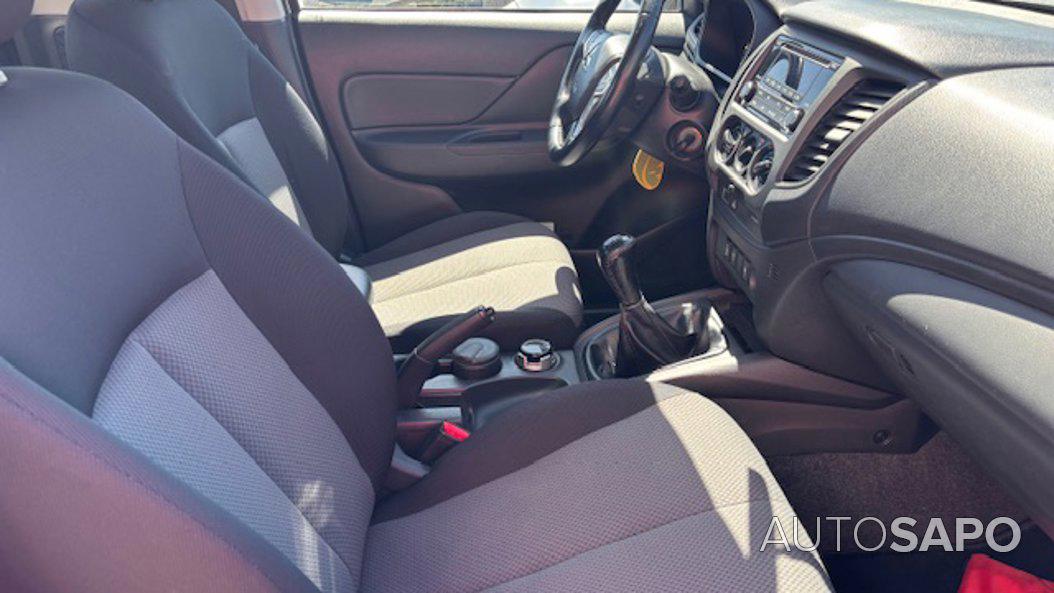 Mitsubishi L200 2.4 DI-D Club Invite 4WD de 2022