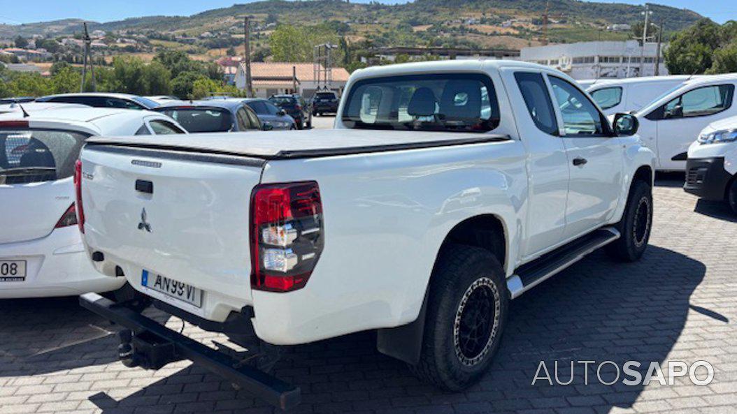 Mitsubishi L200 2.4 DI-D Club Invite 4WD de 2022