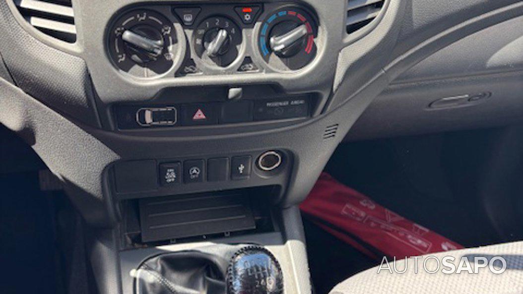 Mitsubishi L200 2.4 DI-D Club Invite 4WD de 2022