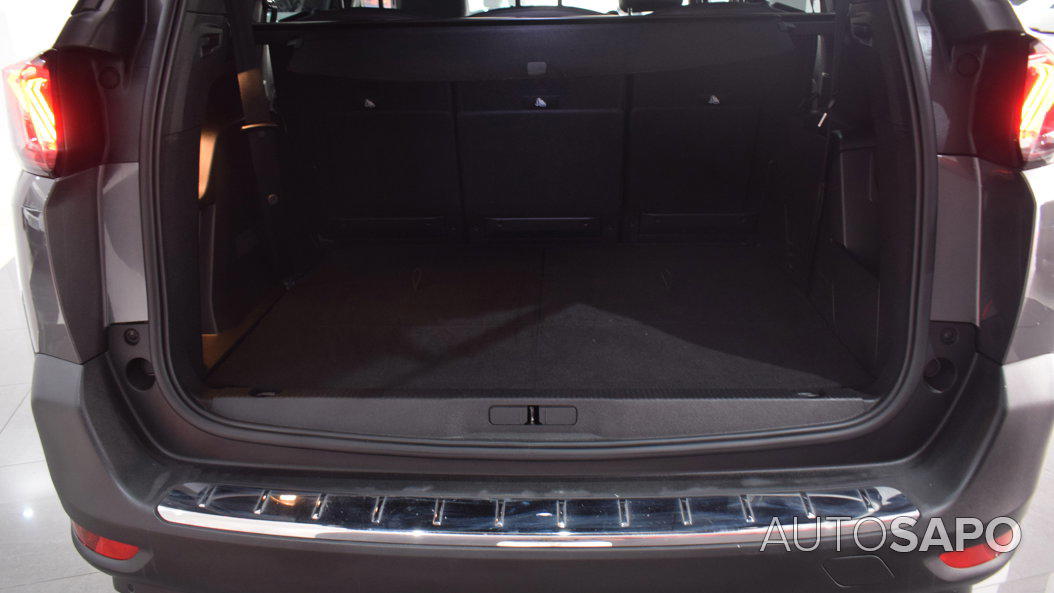 Peugeot 5008 1.2 PureTech Allure EAT8 de 2024