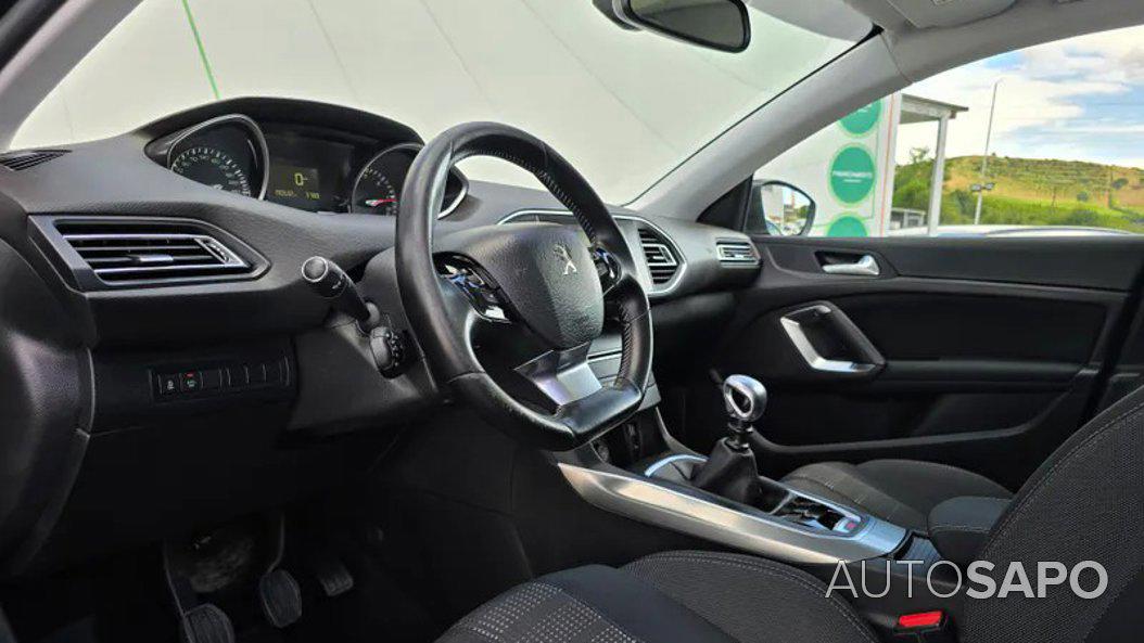 Peugeot 308 1.6 BlueHDi Allure J17 de 2016