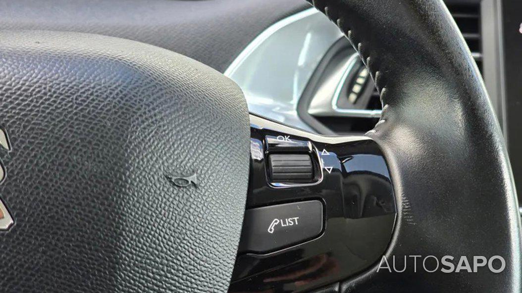 Peugeot 308 1.6 BlueHDi Allure J17 de 2016