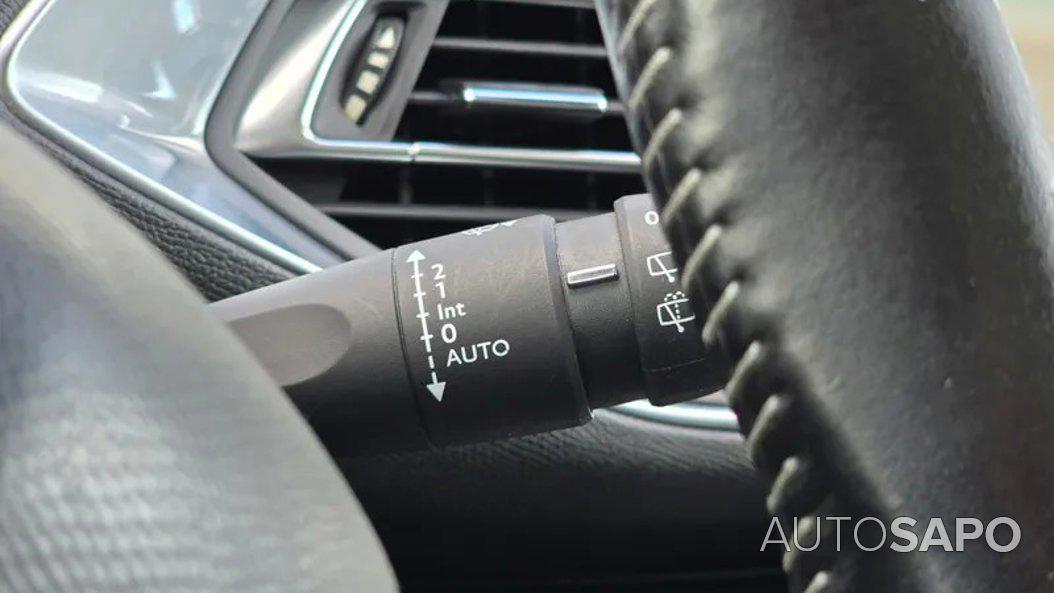 Peugeot 308 1.6 BlueHDi Allure J17 de 2016